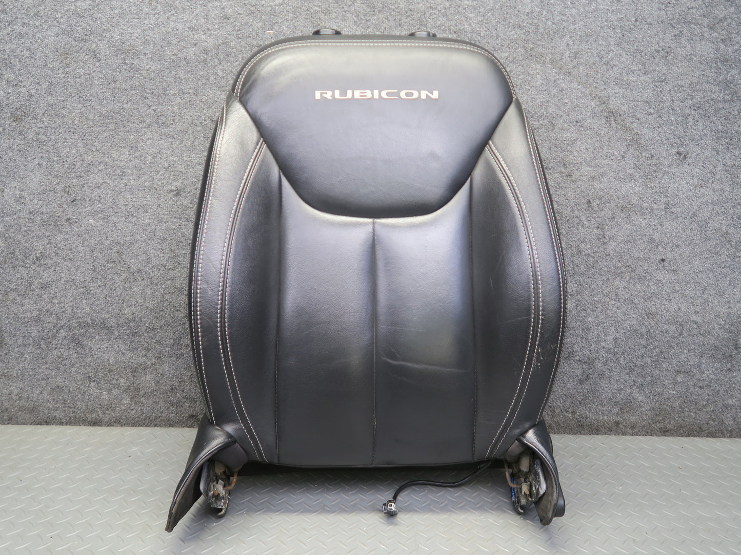 13-17 Jeep Wrangler JK Rubicon 4-DOOR Front Left Leather Seat Upper Cushion OEM