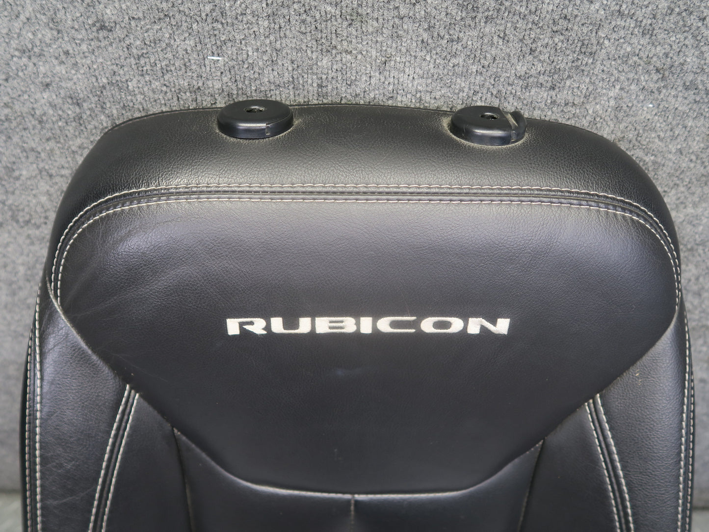 13-17 Jeep Wrangler JK Rubicon 4-DOOR Front Left Leather Seat Upper Cushion OEM