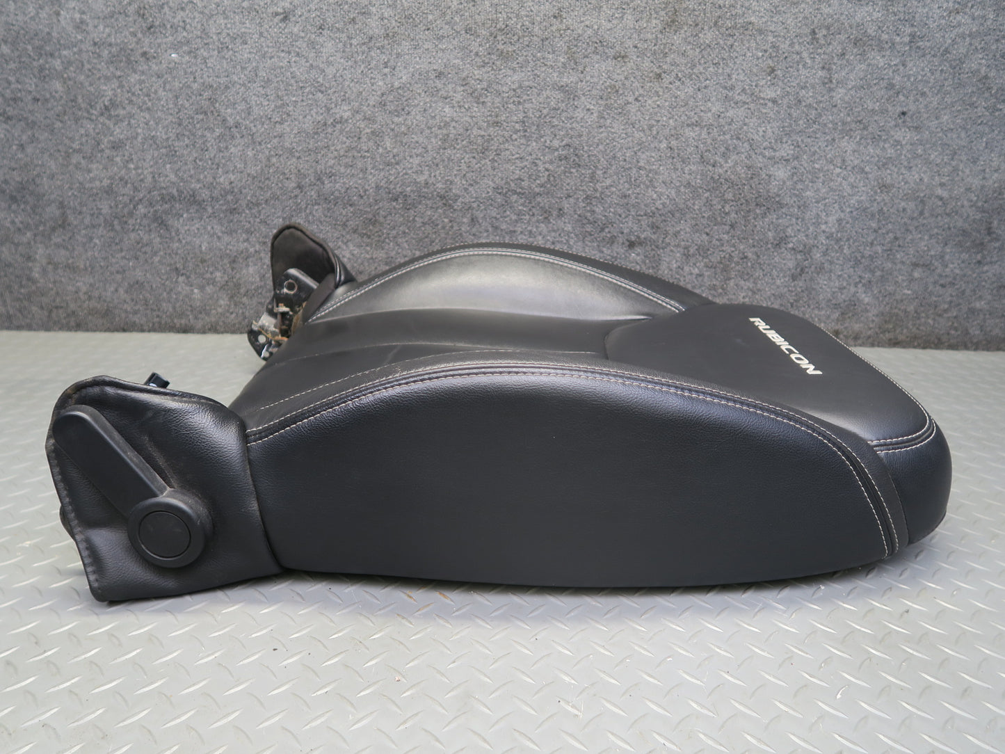 13-17 Jeep Wrangler JK Rubicon 4-DOOR Front Left Leather Seat Upper Cushion OEM