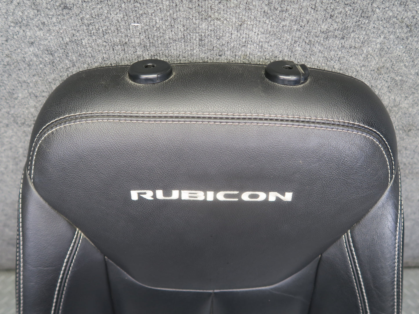 13-17 Jeep Wrangler JK Rubicon 4-DOOR Front Right Leather Seat Upper Cushion OEM