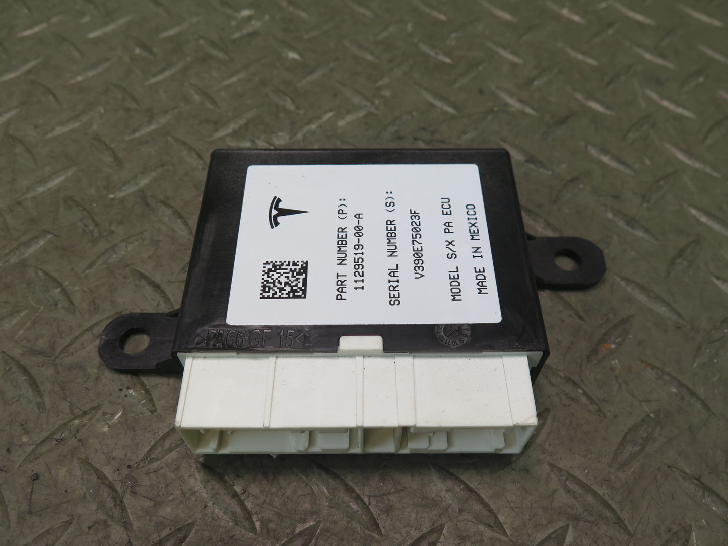 2016-2019 Tesla Model S 75D Parking Park Assist Control Module Unit