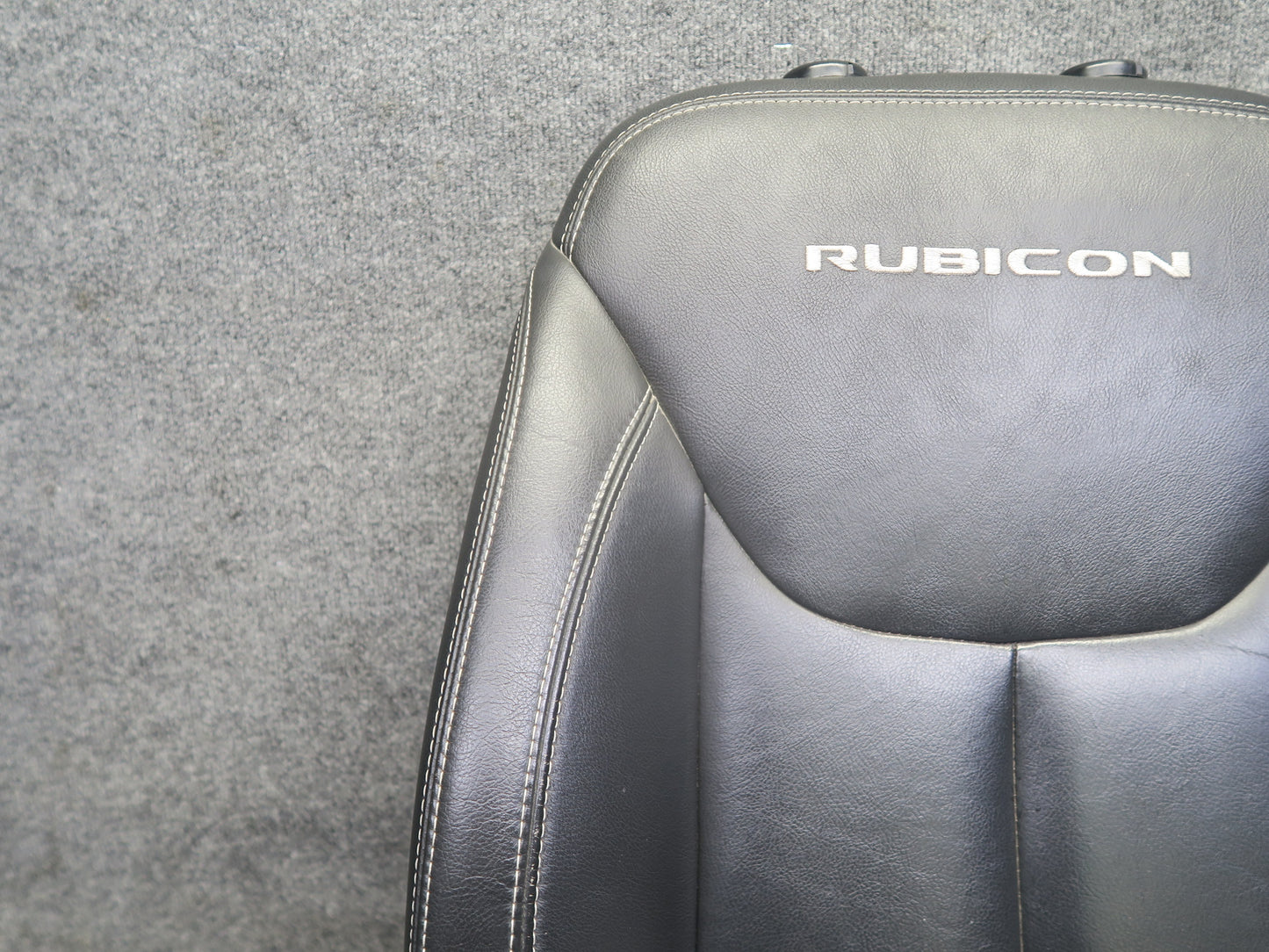 13-17 Jeep Wrangler JK Rubicon 4-DOOR Front Right Leather Seat Upper Cushion OEM