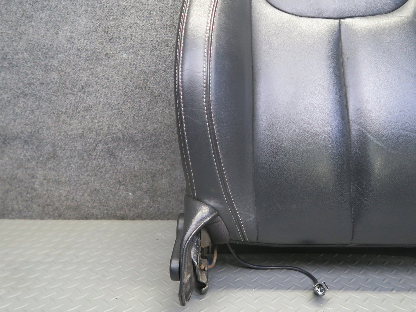 13-17 Jeep Wrangler JK Rubicon 4-DOOR Front Right Leather Seat Upper Cushion OEM