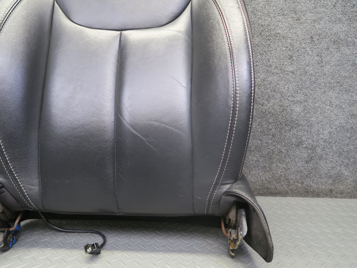 13-17 Jeep Wrangler JK Rubicon 4-DOOR Front Right Leather Seat Upper Cushion OEM