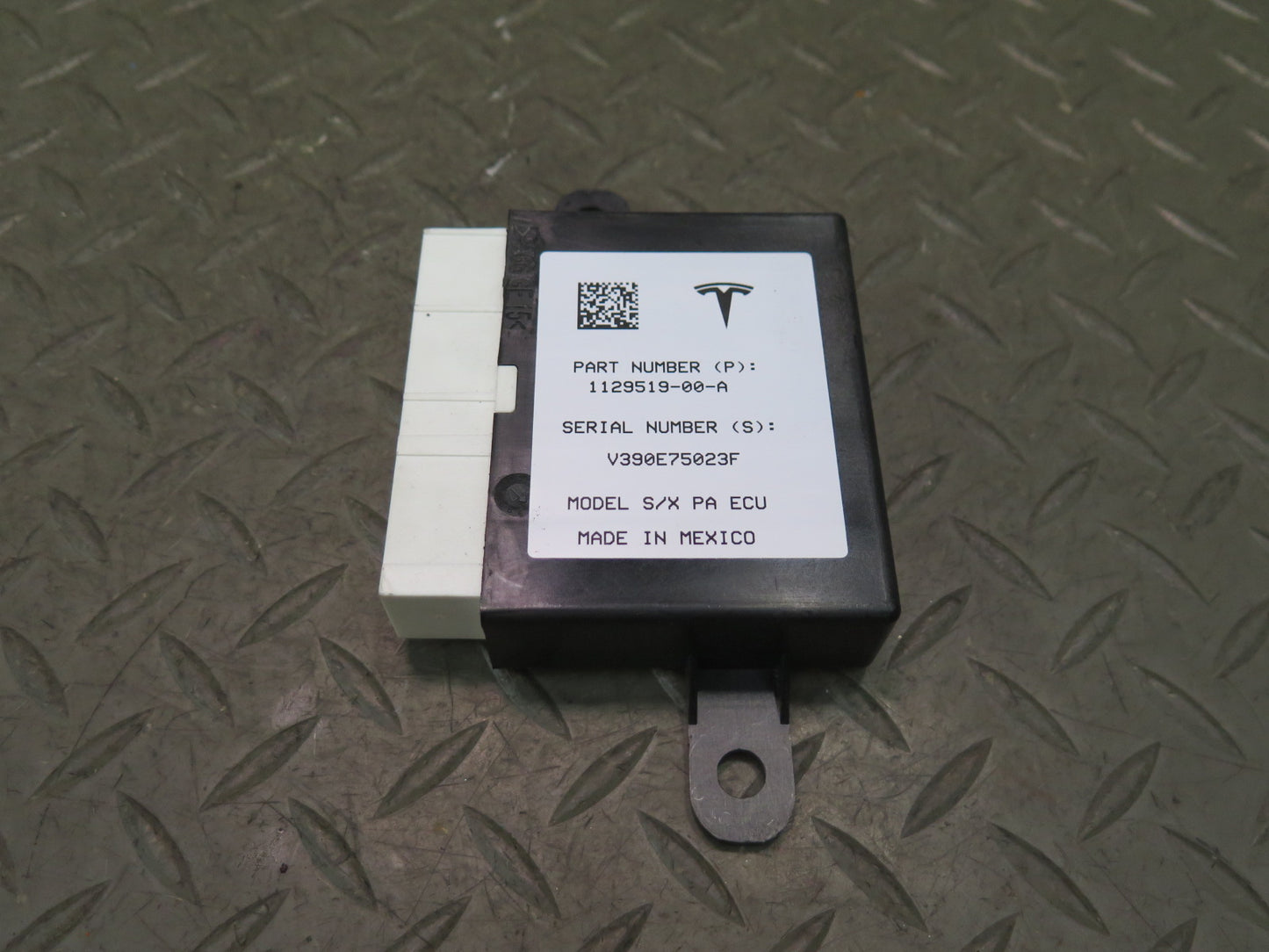 2016-2019 Tesla Model S 75D Parking Park Assist Control Module Unit