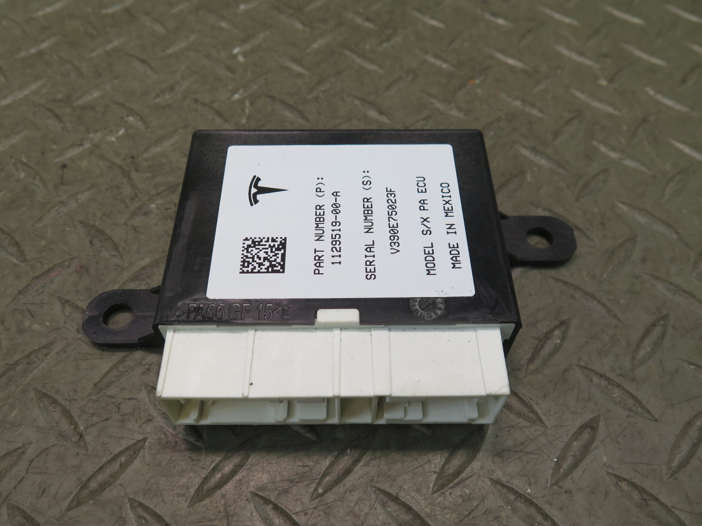 2016-2019 Tesla Model S 75D Parking Park Assist Control Module Unit