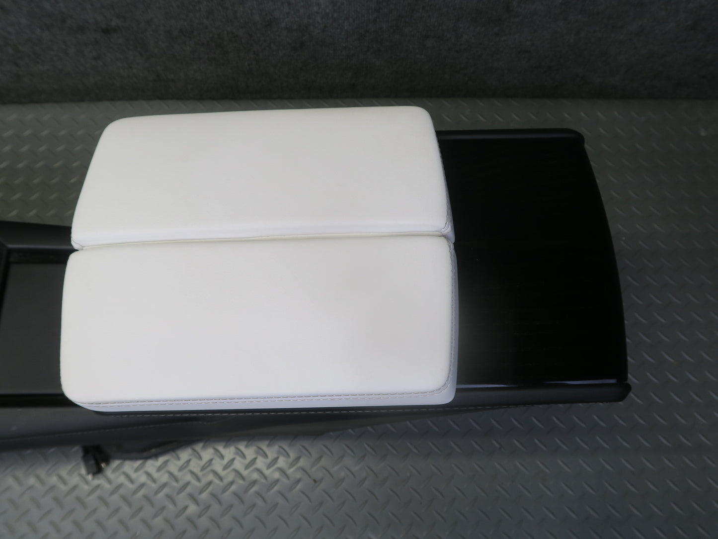 2016-2019 Tesla Model S 75D Front Center Console Frame W/ Armrest Assembly