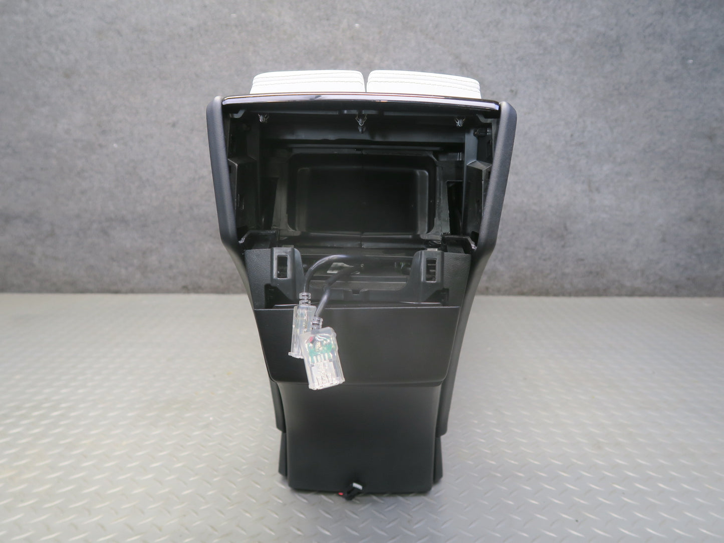2016-2019 Tesla Model S 75D Front Center Console Frame W/ Armrest Assembly