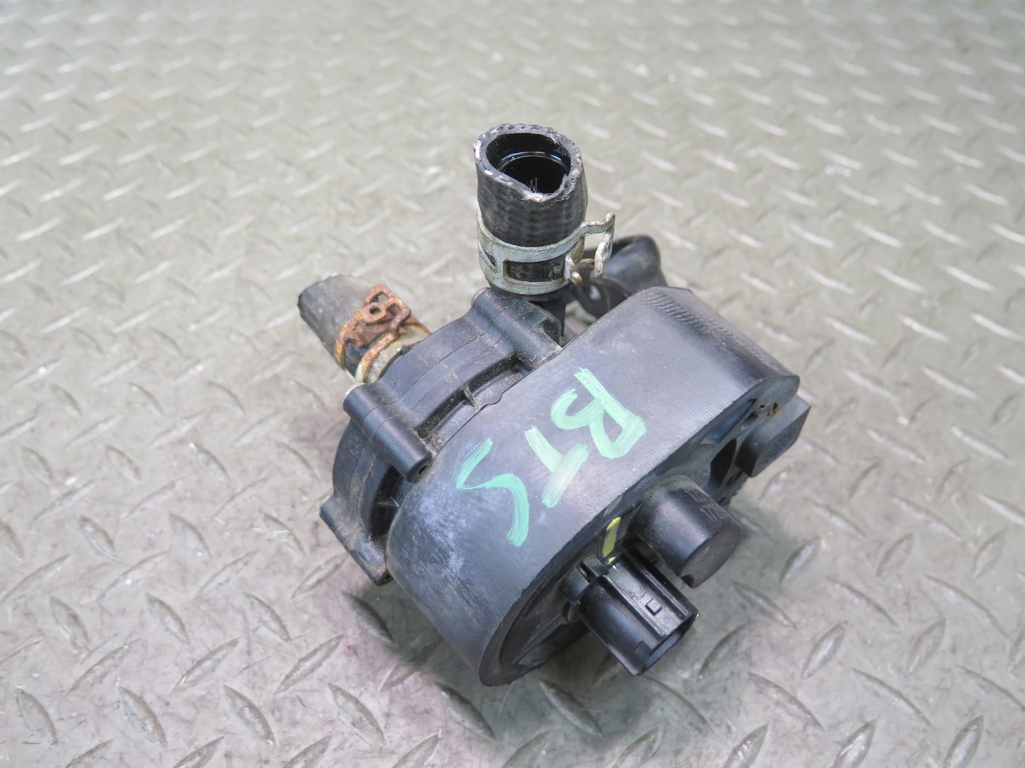 2016-2019 Tesla Model S 75D Auxiliary Cooling Water Pump