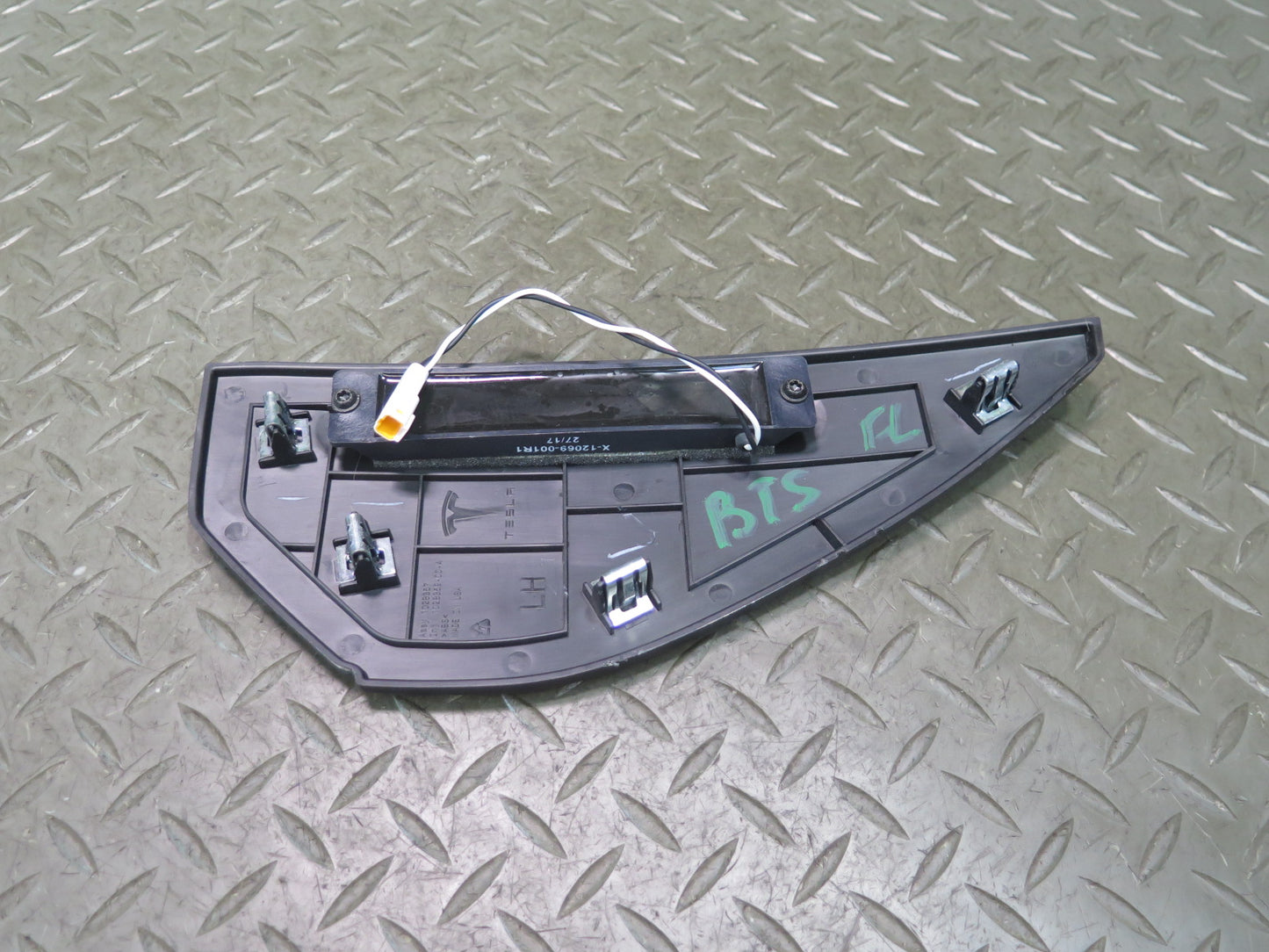 2016-2019 Tesla Model S 75D Front Left Side Dashboard END Cover Trim