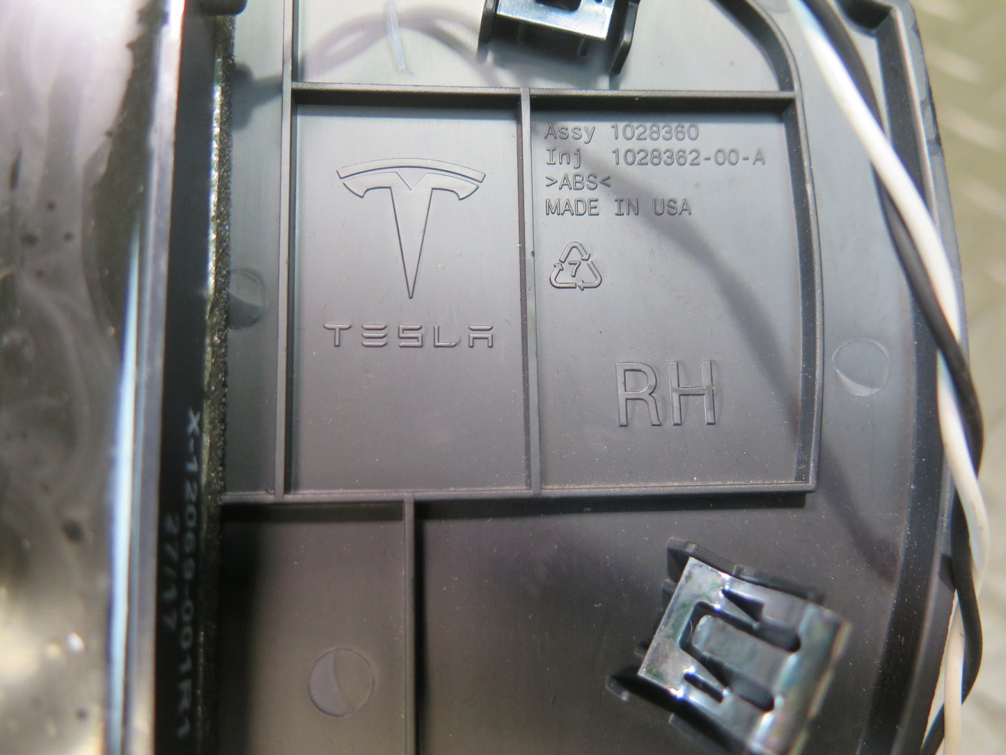 2016-2019 Tesla Model S 75D Front Right Side Dashboard END Cover Trim