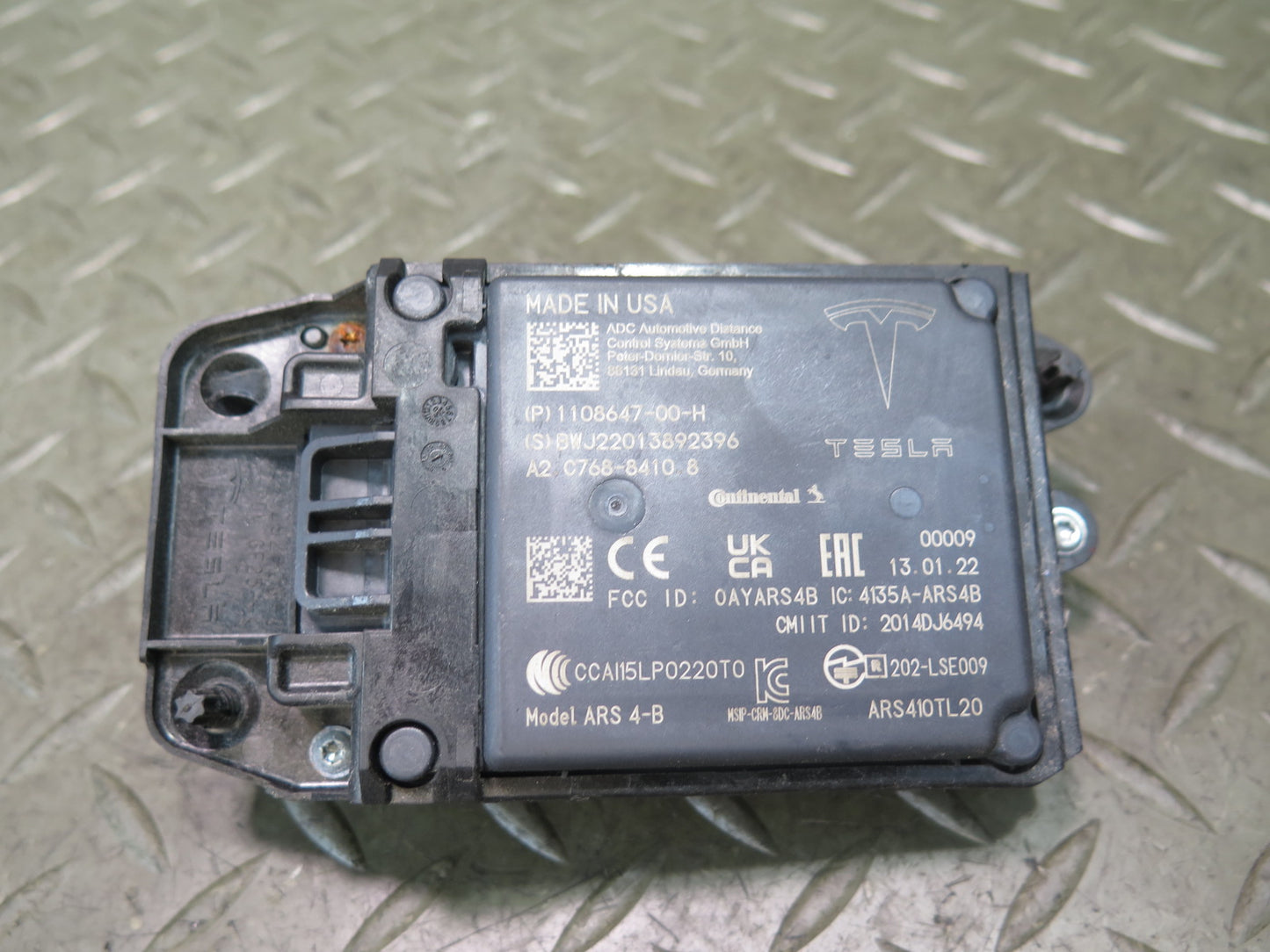 2016-2019 Tesla Model S 75D Front Cruise Control Distance Radar