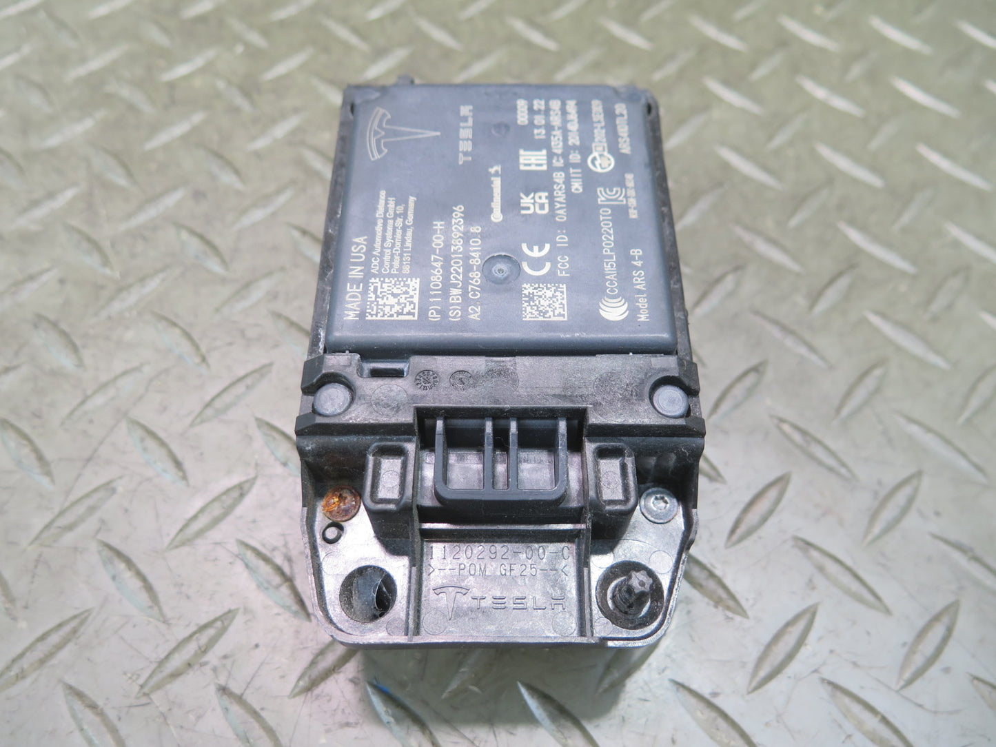 2016-2019 Tesla Model S 75D Front Cruise Control Distance Radar