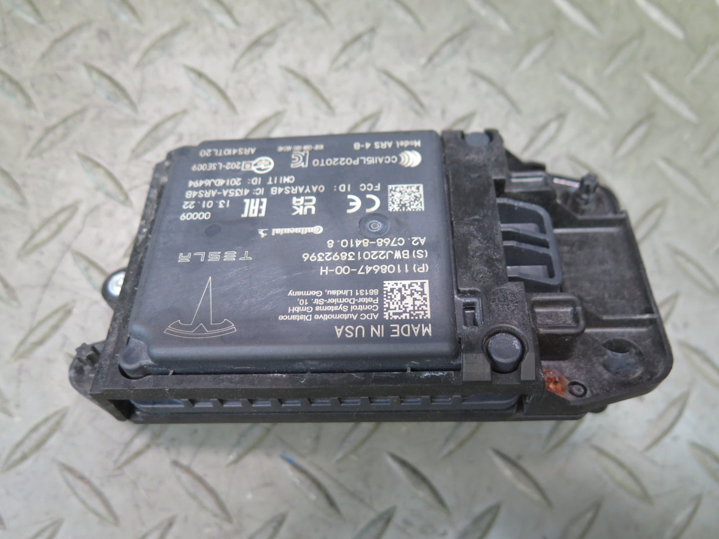 2016-2019 Tesla Model S 75D Front Cruise Control Distance Radar