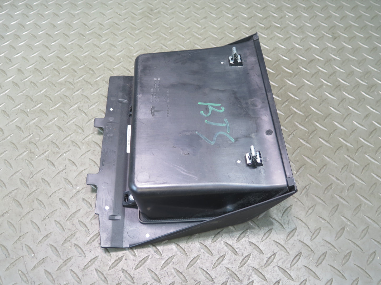 2016-2019 Tesla Model S 75D Dashboard Lower Center Cubby Storage Tray Box