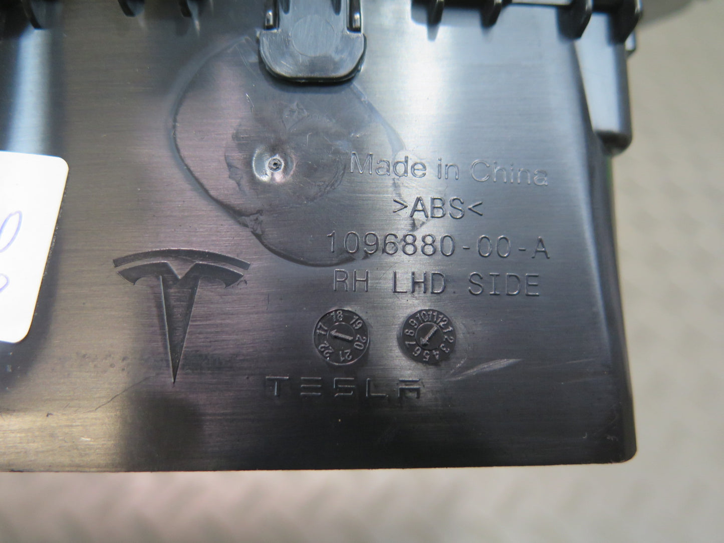 2016-2019 Tesla Model S 75D Dash Left Center Right Side AC Air Vent Grille Set