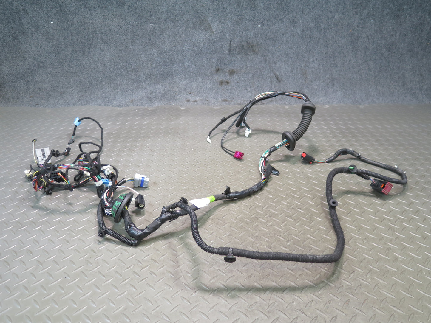 2016-2019 Tesla Model S 75D Front Right Pass Side Door Wiring Harness