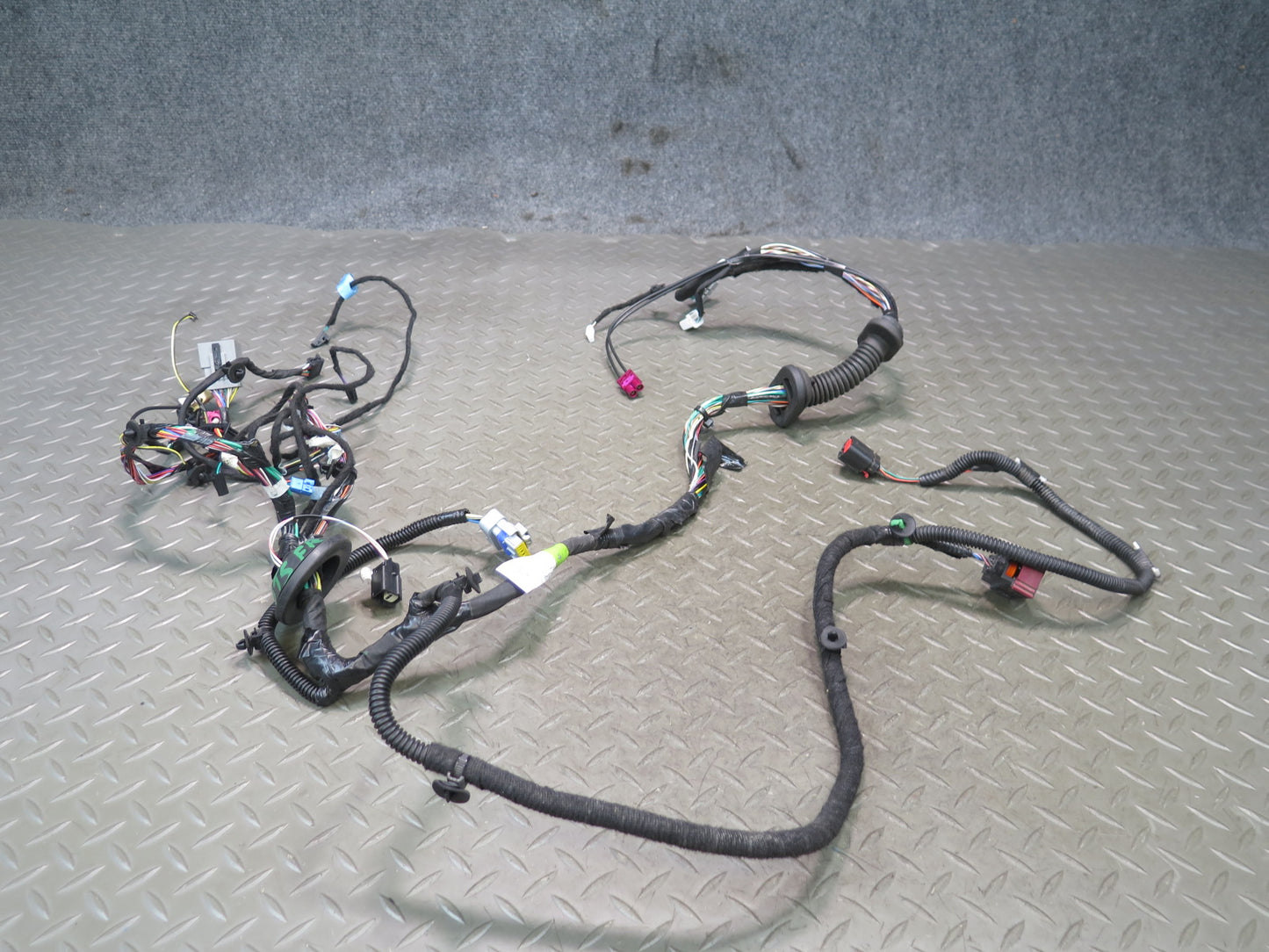 2016-2019 Tesla Model S 75D Front Right Pass Side Door Wiring Harness