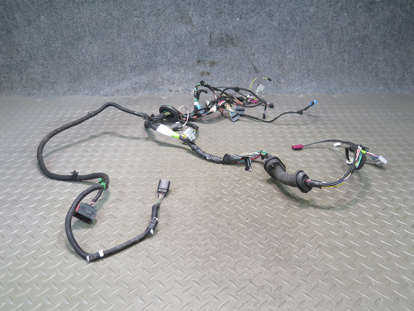 2016-2019 Tesla Model S 75D Front Right Pass Side Door Wiring Harness