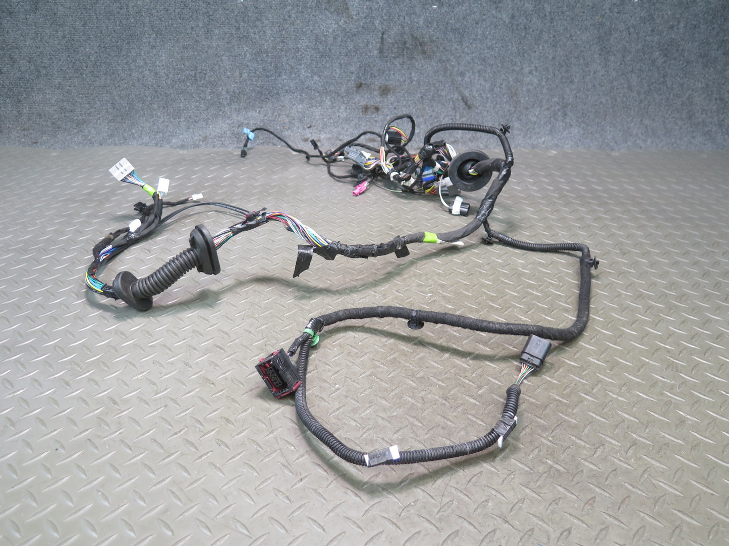 2016-2019 Tesla Model S 75D Front Right Pass Side Door Wiring Harness