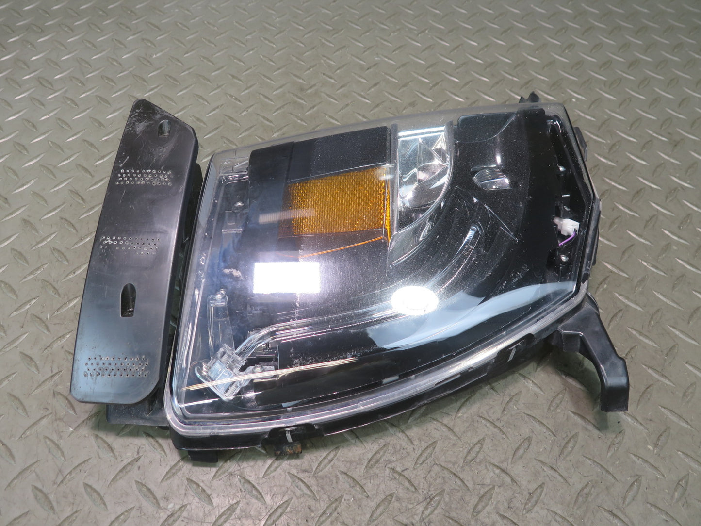 2016-2019 Tesla Model S 75D Front Right Passenger Side Fog Light Lamp