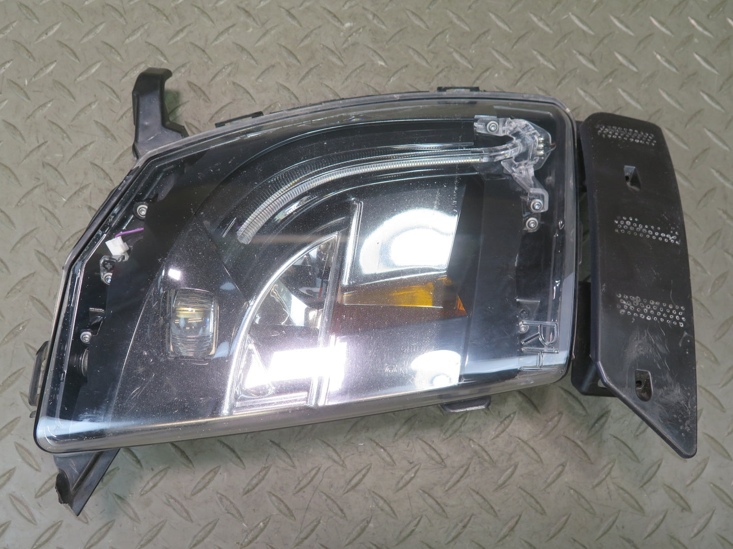 2016-2019 Tesla Model S 75D Front Right Passenger Side Fog Light Lamp