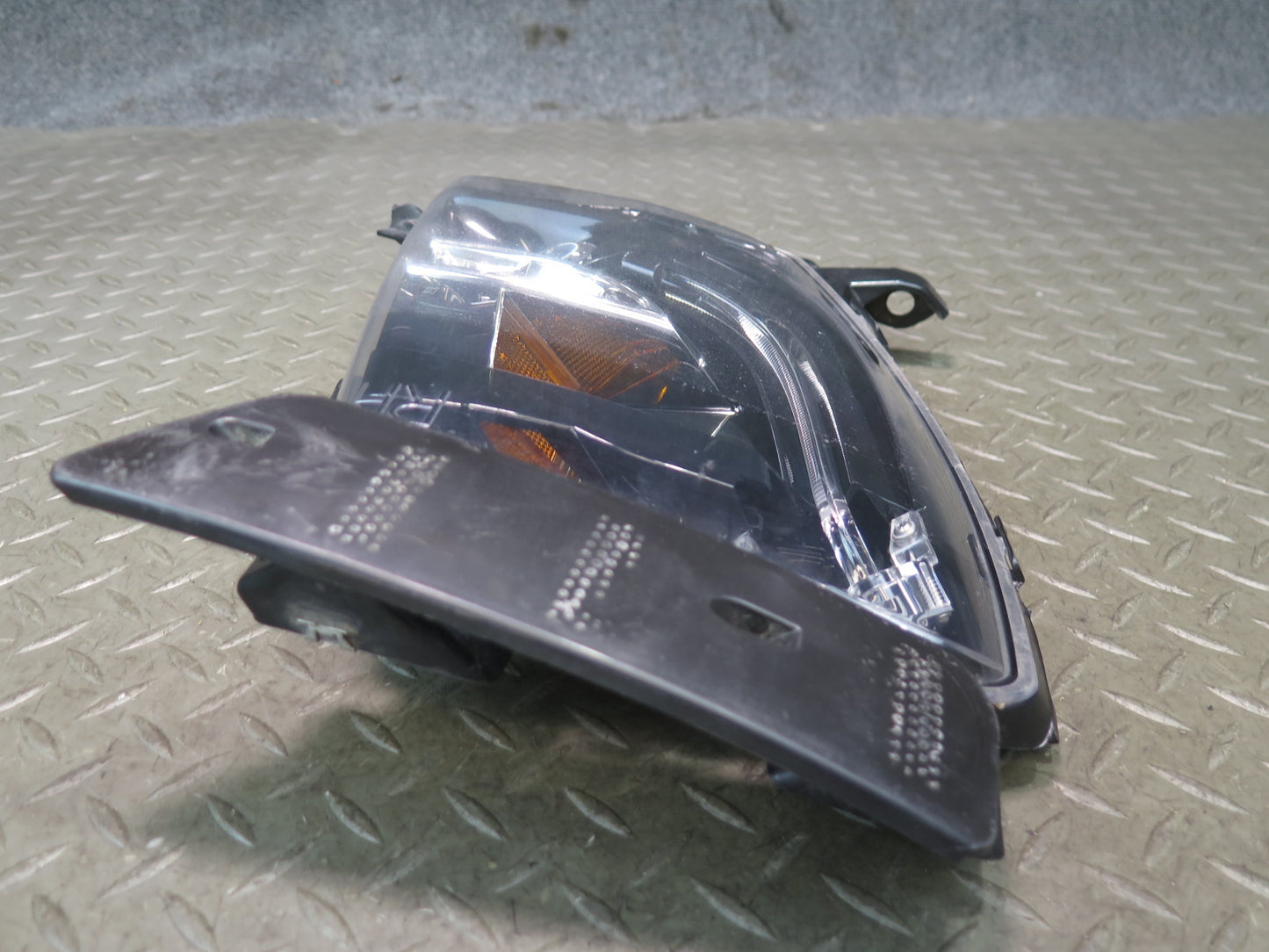 2016-2019 Tesla Model S 75D Front Right Passenger Side Fog Light Lamp