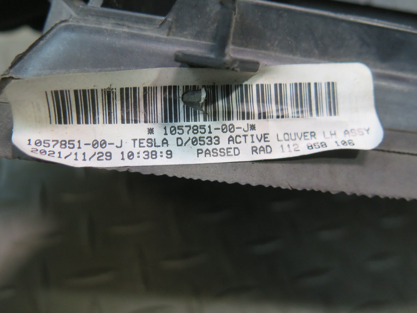 2016-2019 Tesla Model S 75D Front Left Side Active Louver Air Shutter Grille