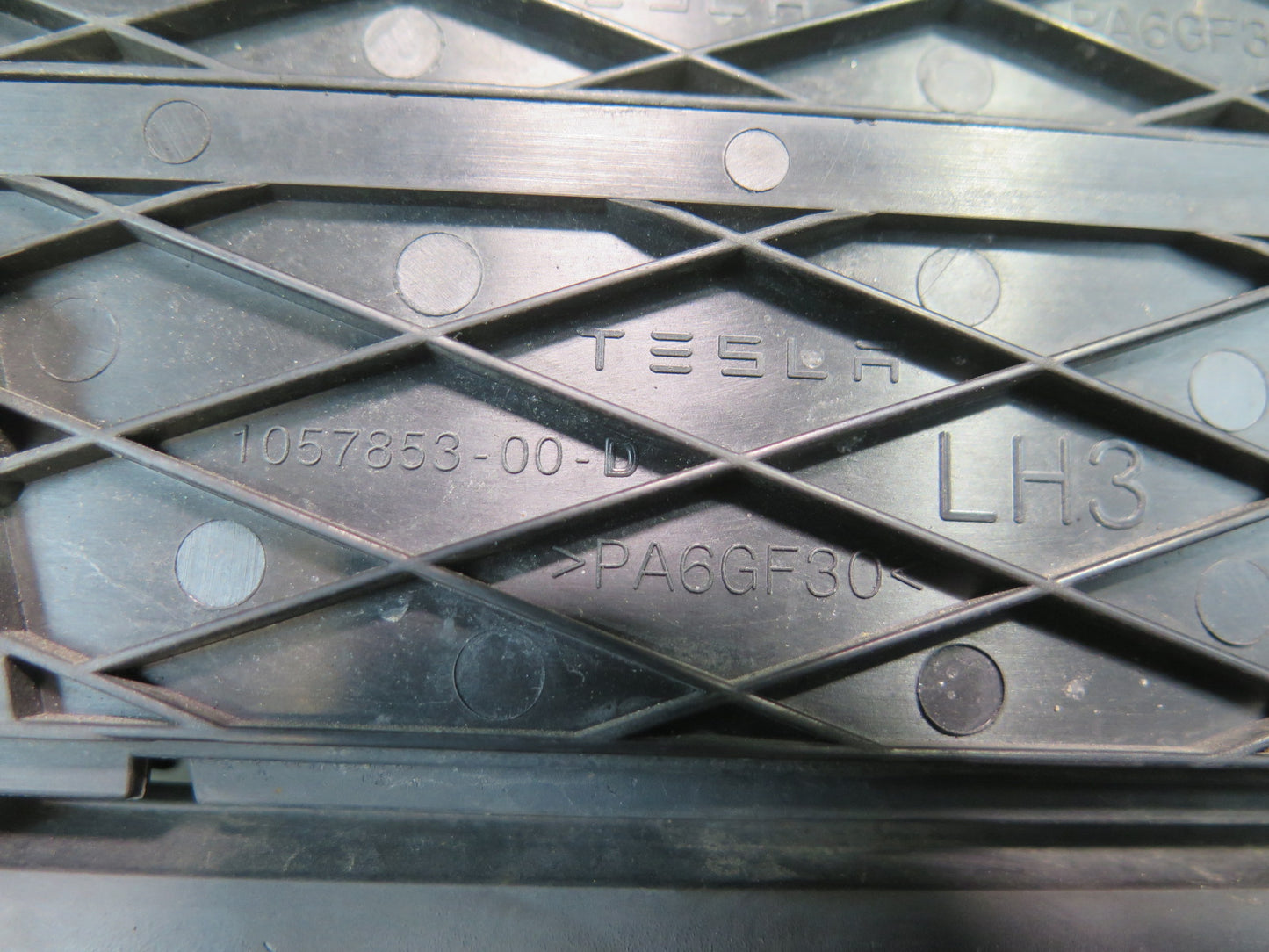 2016-2019 Tesla Model S 75D Front Left Side Active Louver Air Shutter Grille