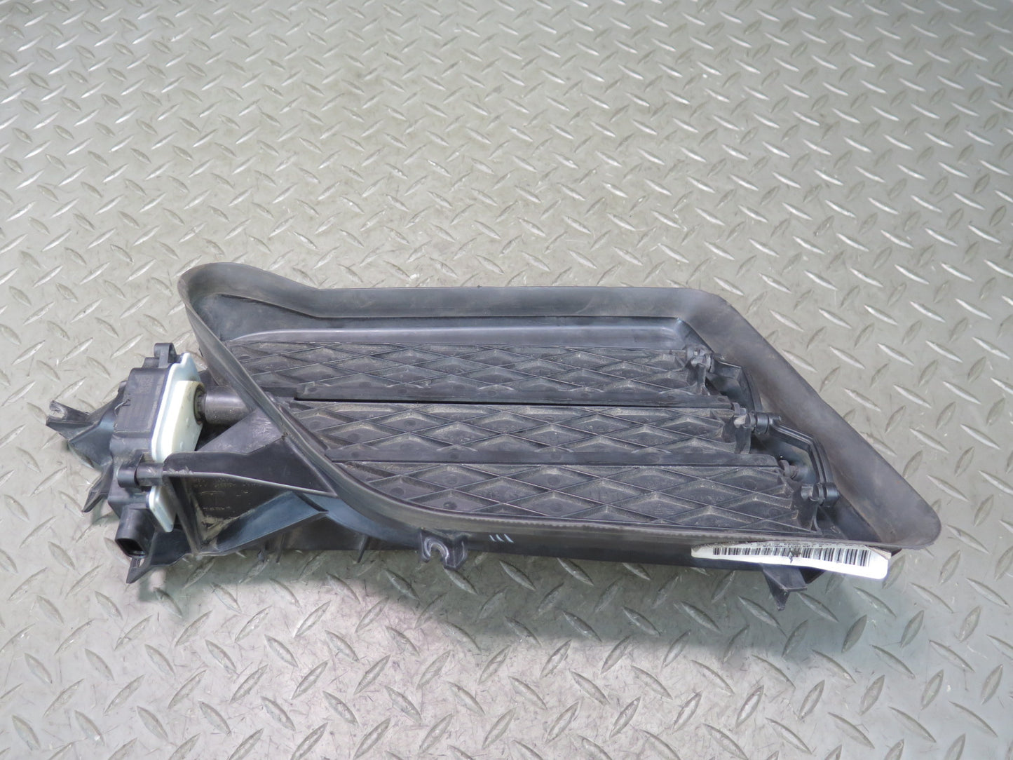 2016-2019 Tesla Model S 75D Front Left Side Active Louver Air Shutter Grille