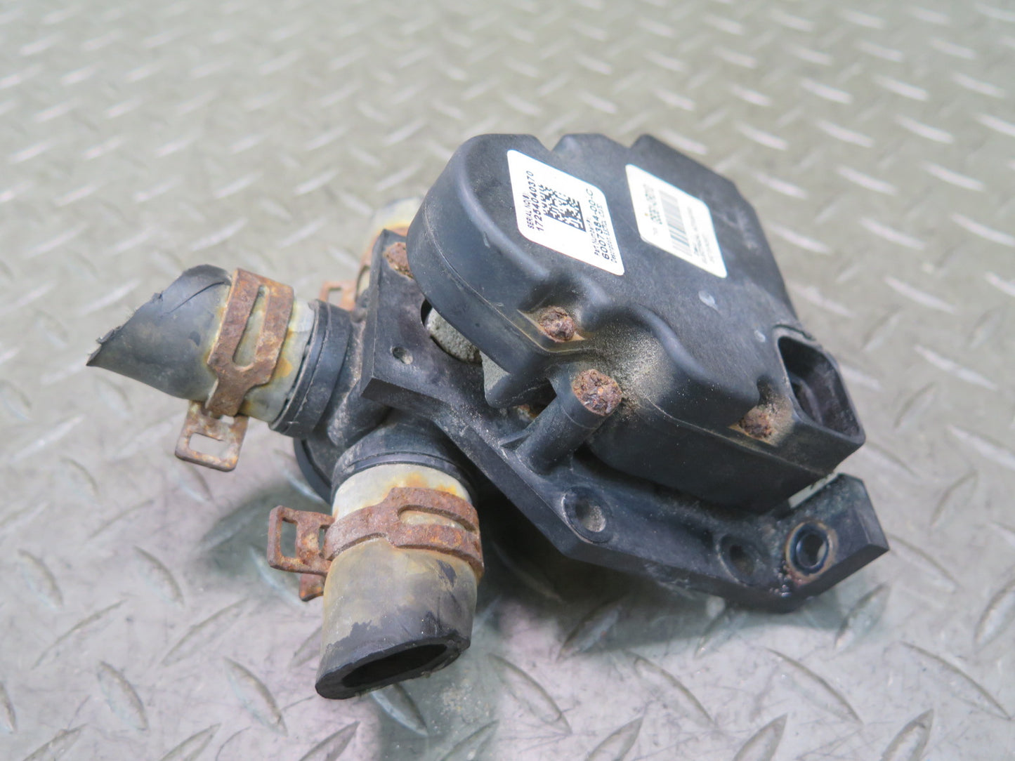 2016-2019 Tesla Model S 75D Water Coolant 3 WAY Valve Actuator Pump