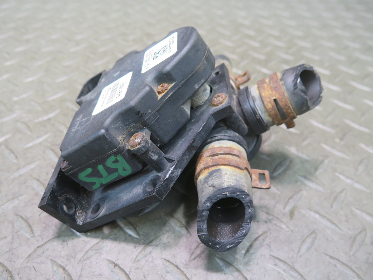 2016-2019 Tesla Model S 75D Water Coolant 3 WAY Valve Actuator Pump