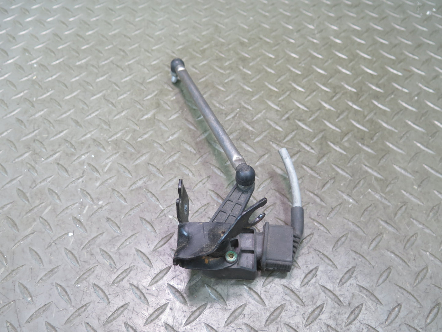 2010-2016 Porsche Panamera 970 Rear Left Side Suspension Height Level Sensor