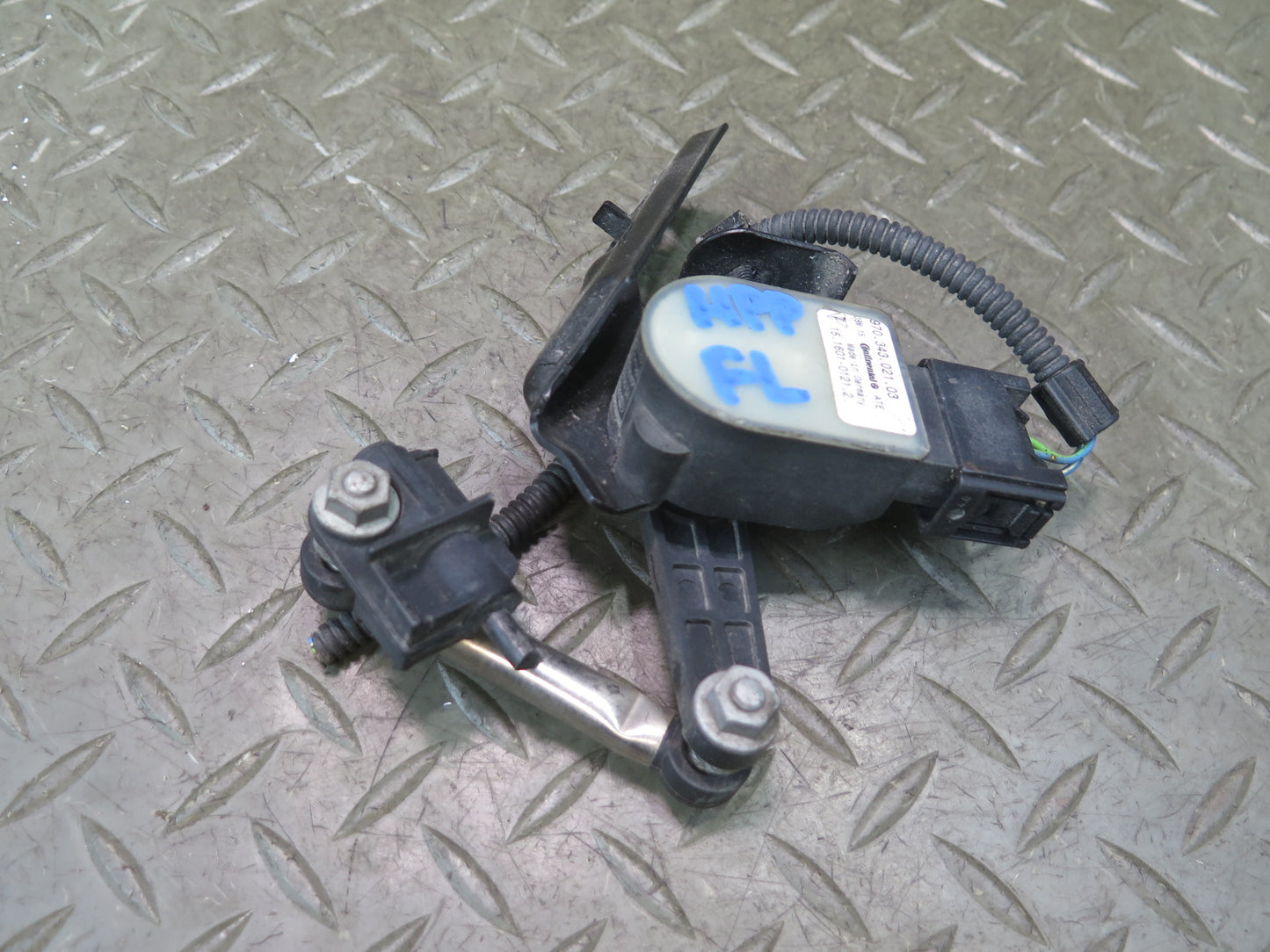 2010-2016 Porsche Panamera 970 Front Left Side Suspension Height Level Sensor