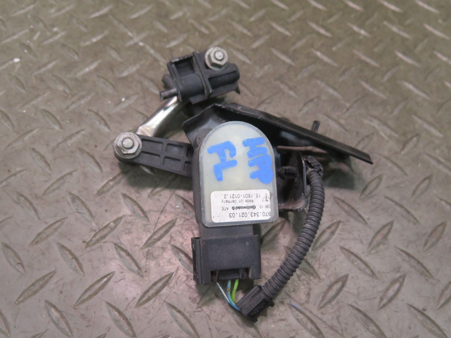 2010-2016 Porsche Panamera 970 Front Left Side Suspension Height Level Sensor