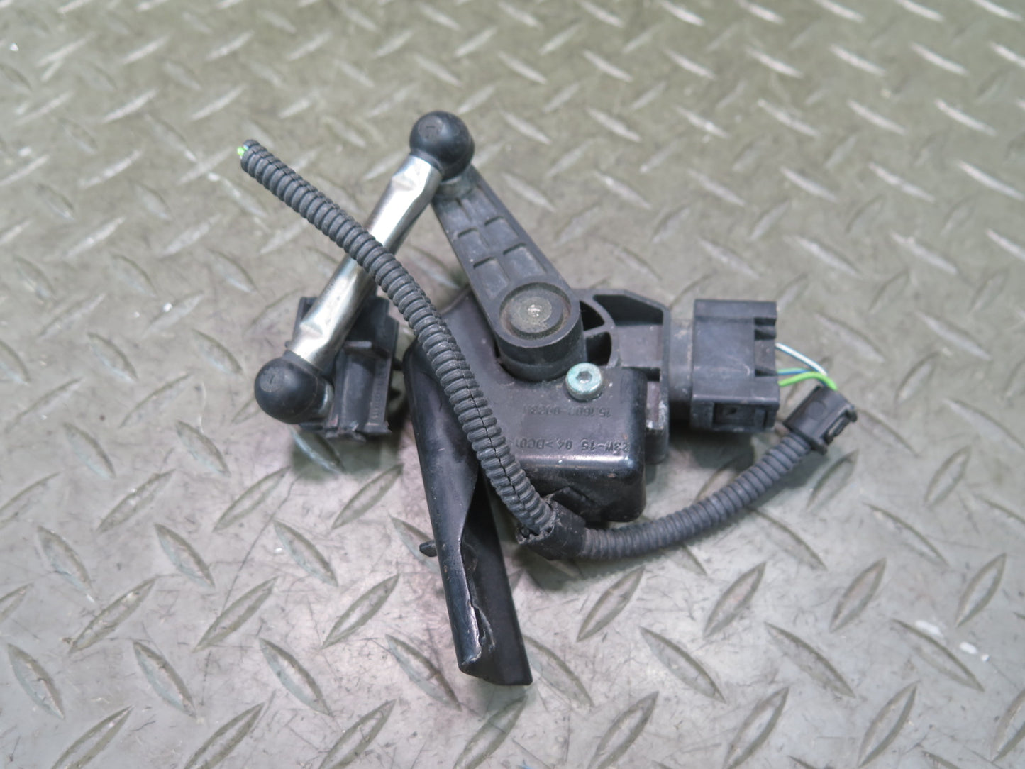 2010-2016 Porsche Panamera 970 Front Left Side Suspension Height Level Sensor
