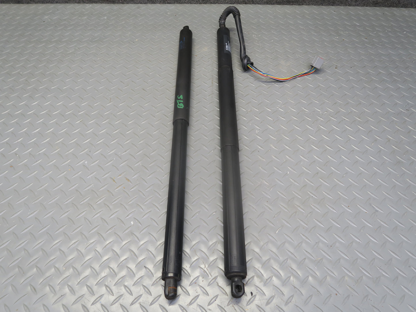 2016-2019 Tesla Model S 75D Rear Right Left Side Lift Gate Power Shock Strut Set