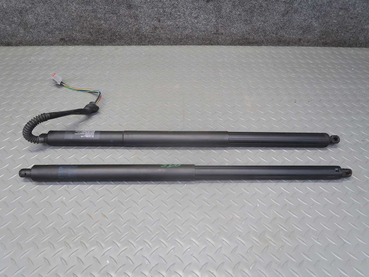 2016-2019 Tesla Model S 75D Rear Right Left Side Lift Gate Power Shock Strut Set