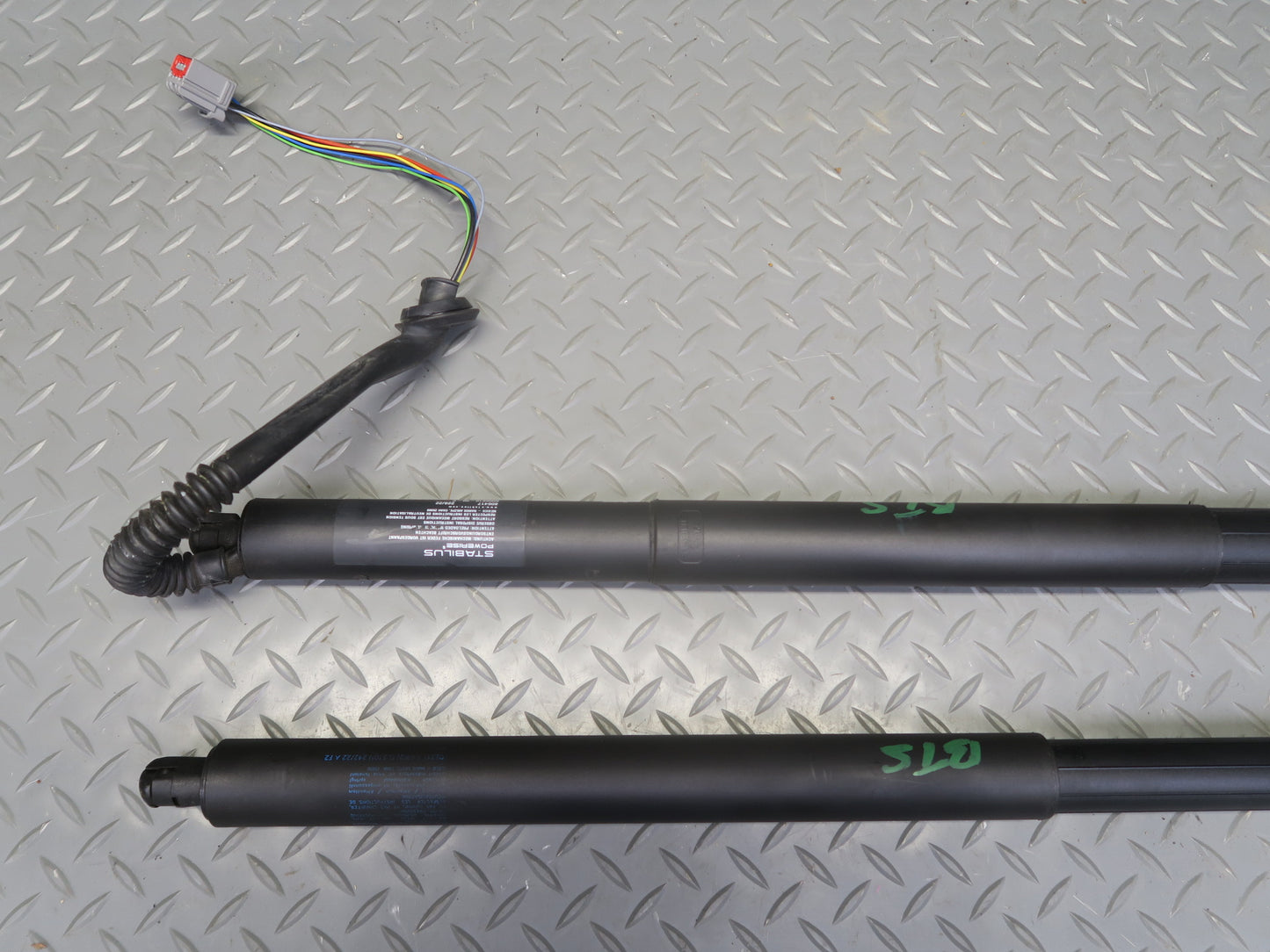 2016-2019 Tesla Model S 75D Rear Right Left Side Lift Gate Power Shock Strut Set