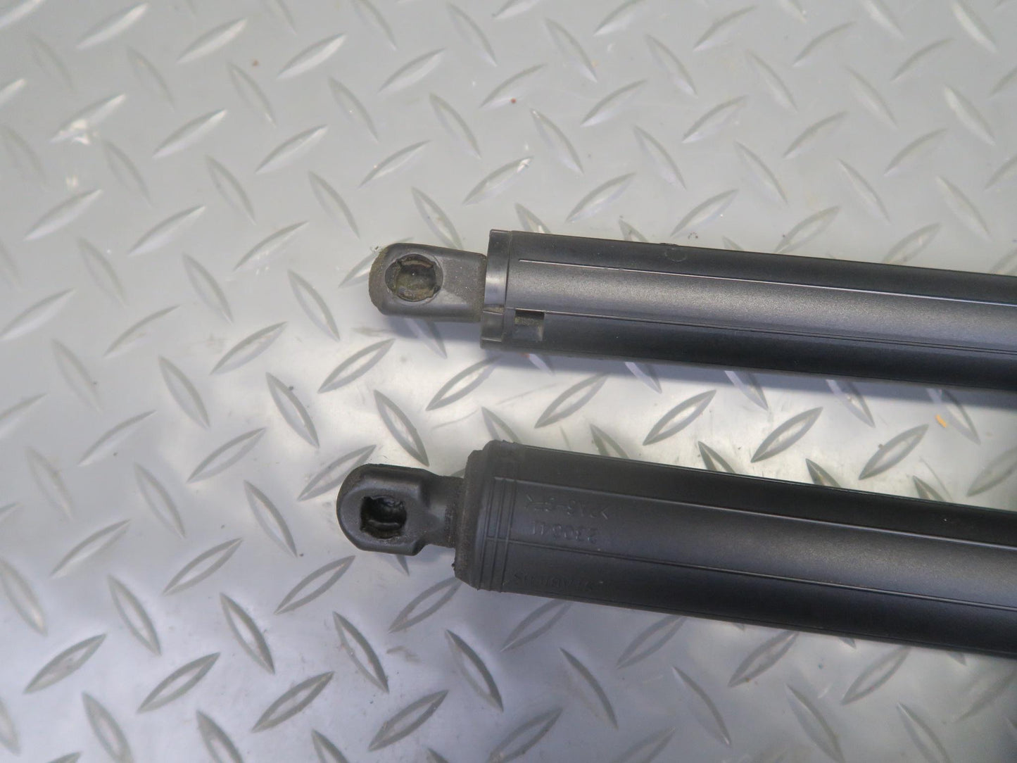 2016-2019 Tesla Model S 75D Rear Right Left Side Lift Gate Power Shock Strut Set