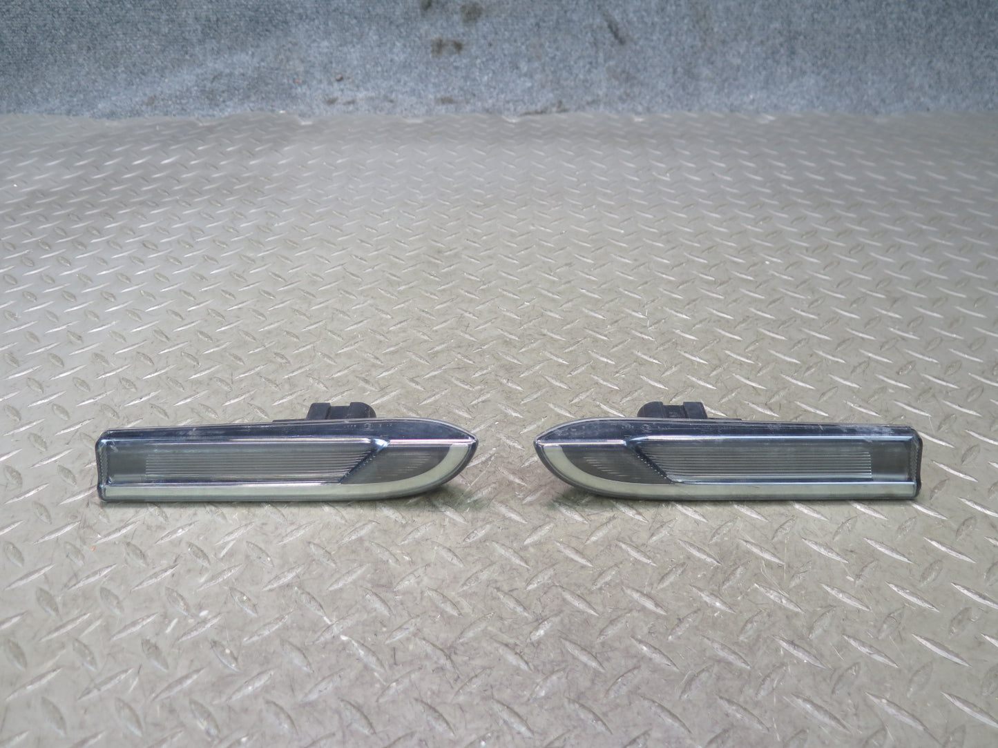 14-16 Porsche Panamera 970 Front Left Right Fender Marker Turn Signal Light Set