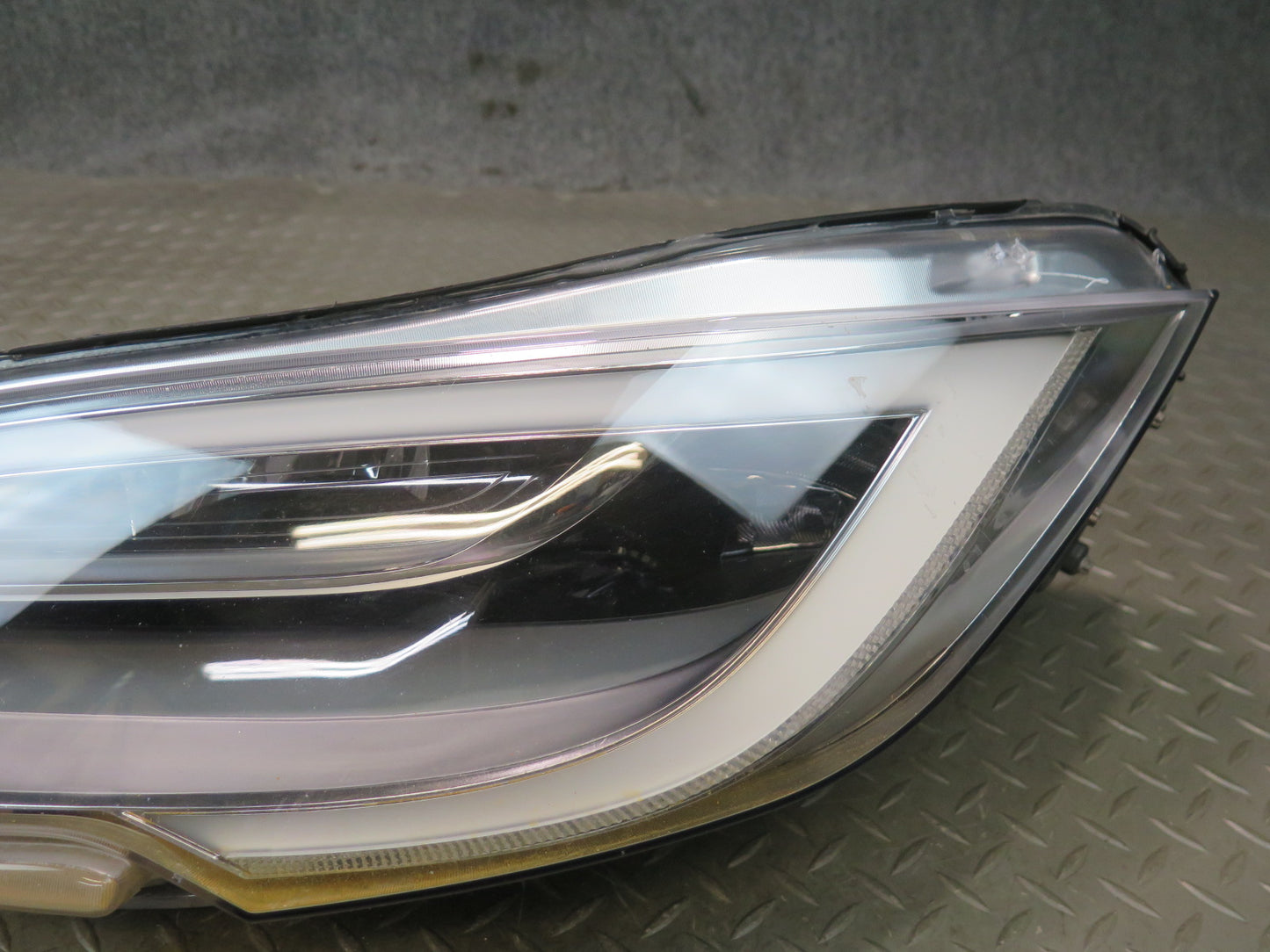 2016-2019 Tesla Model S 75D Front Left Driver Side LED Headlight Lamp Damaged