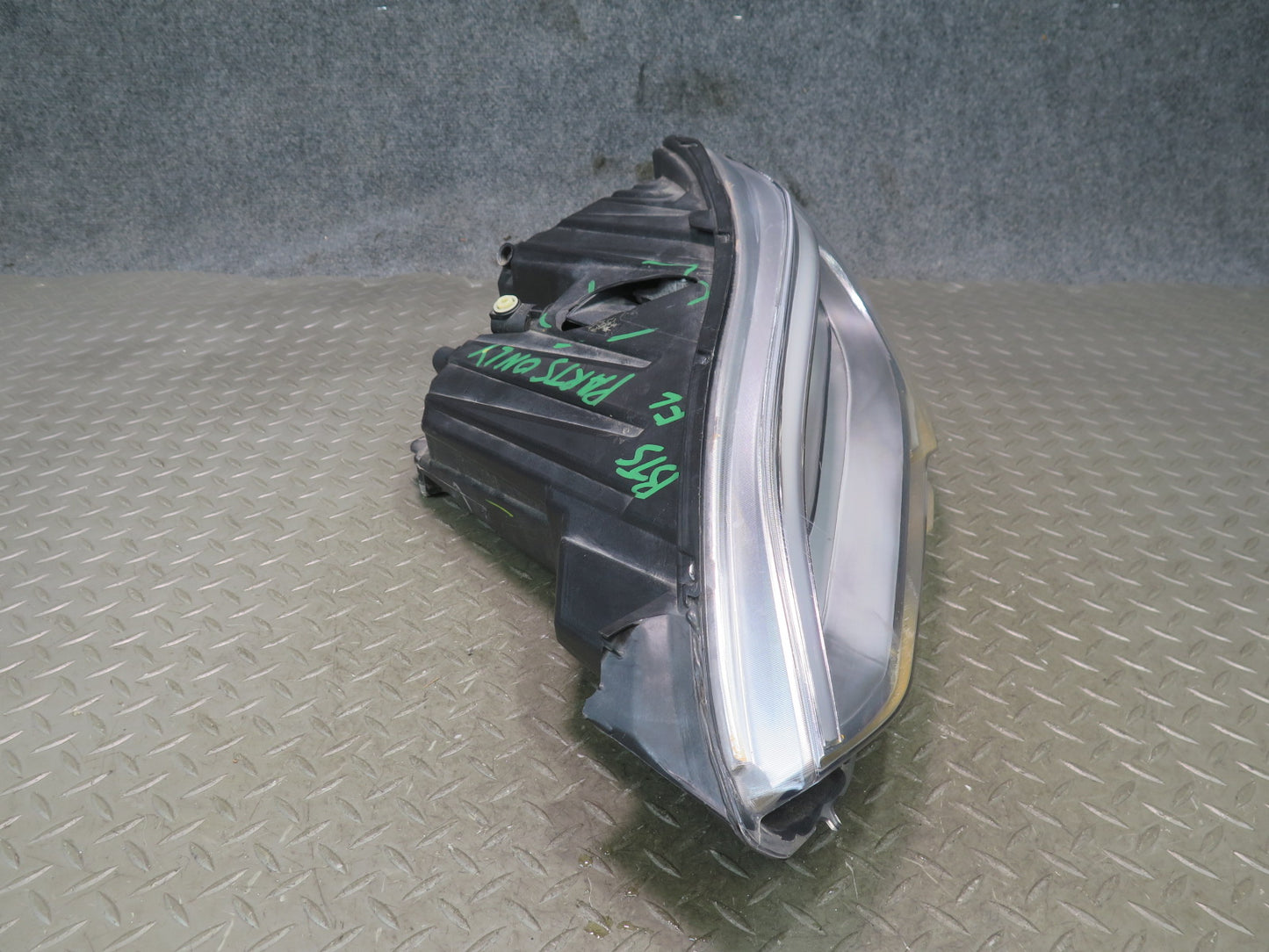 2016-2019 Tesla Model S 75D Front Left Driver Side LED Headlight Lamp Damaged