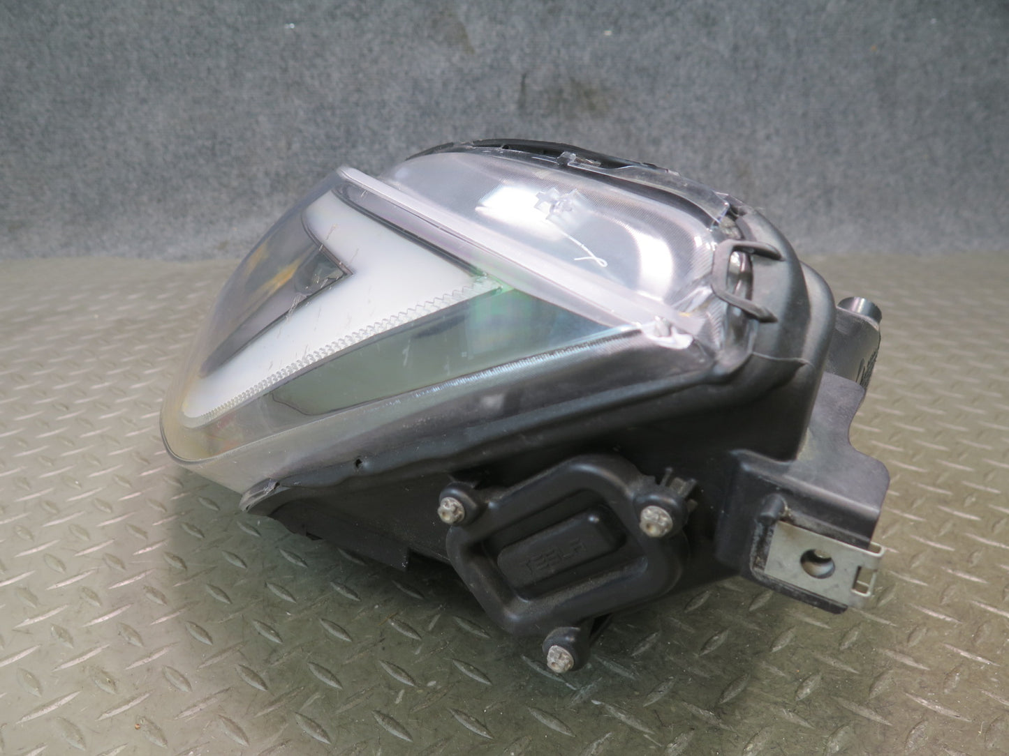 2016-2019 Tesla Model S 75D Front Left Driver Side LED Headlight Lamp Damaged