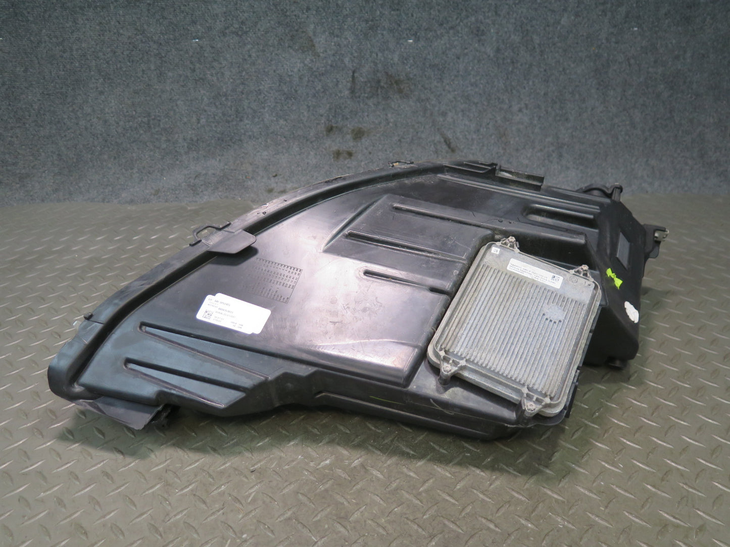 2016-2019 Tesla Model S 75D Front Left Driver Side LED Headlight Lamp Damaged