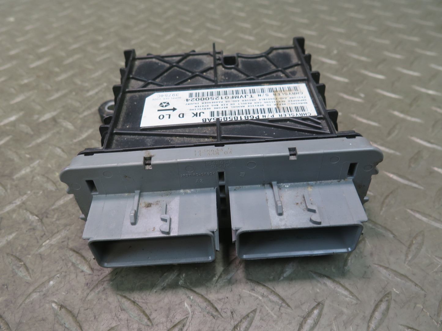 13-18 Jeep Wrangler JK Occupant Restraint Control Module 68185855AB OEM