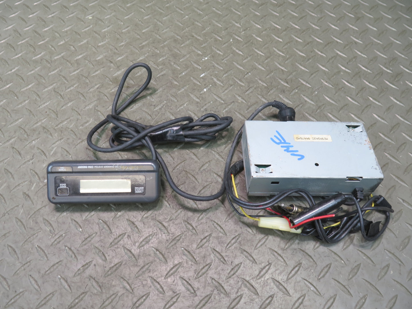 Alpine CHM-S600 CD Changer Player Magazine Controller Display Set