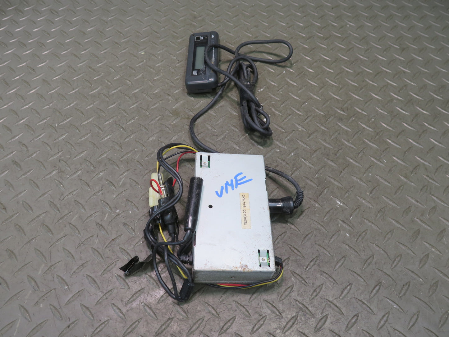 Alpine CHM-S600 CD Changer Player Magazine Controller Display Set