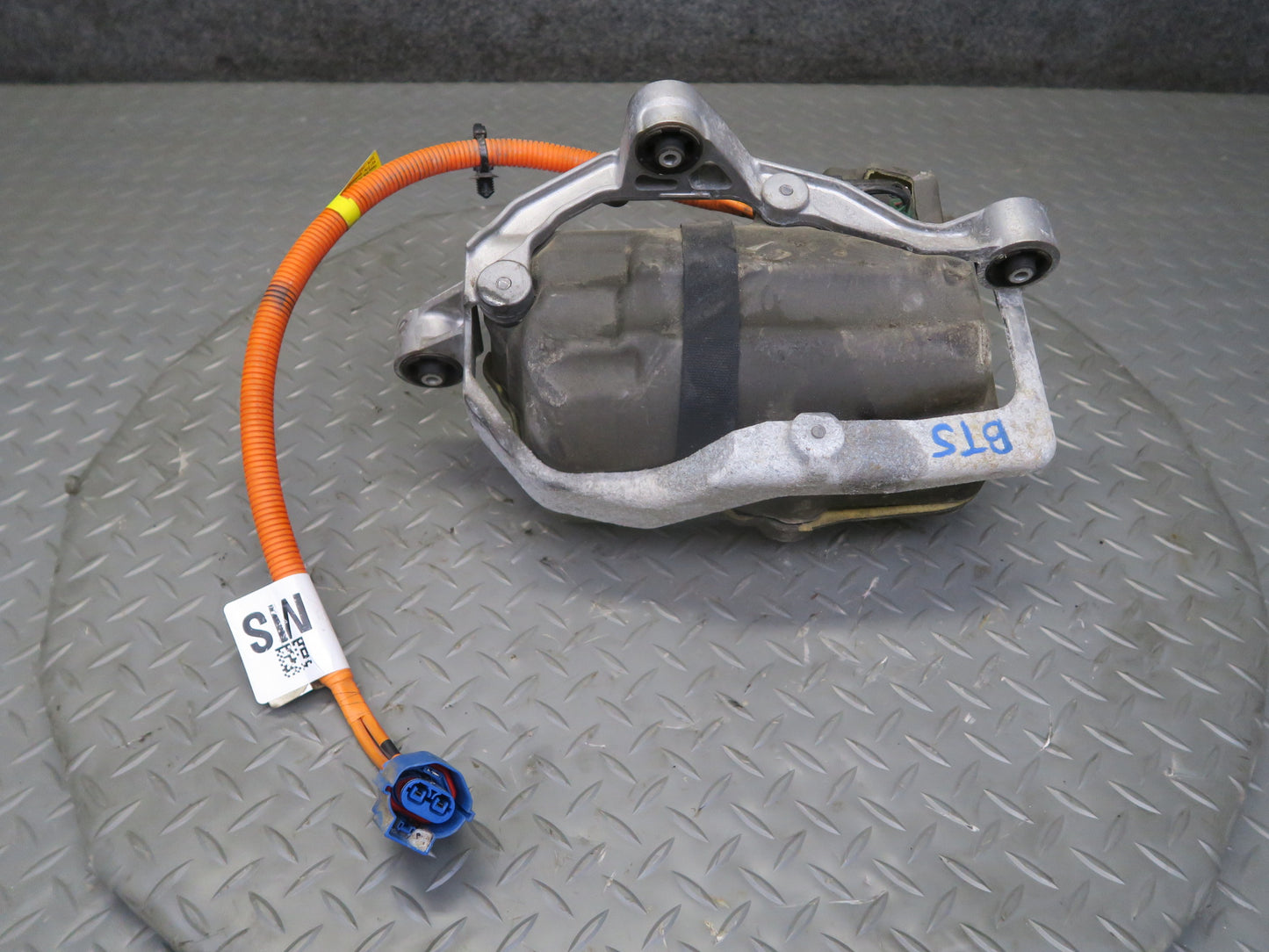 2016-2019 Tesla Model S 75D A/C Air Condition Compressor Pump W/ Bracket