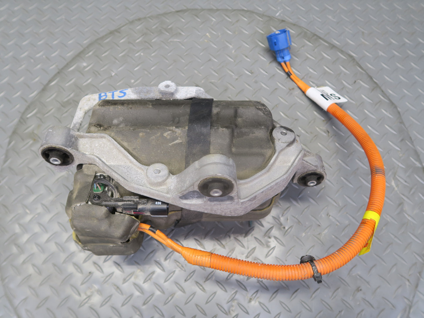2016-2019 Tesla Model S 75D A/C Air Condition Compressor Pump W/ Bracket